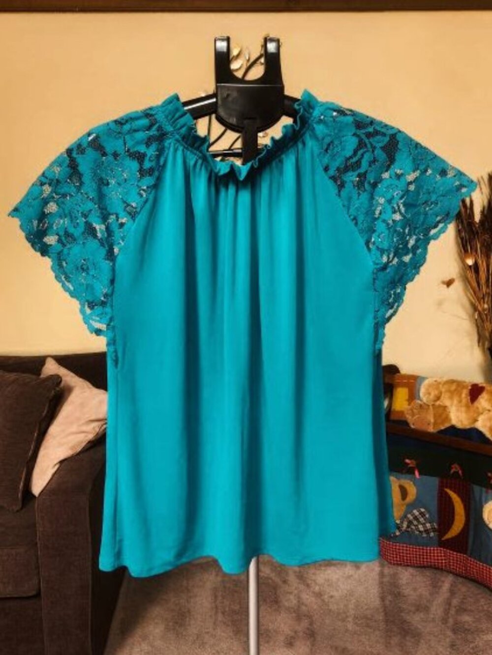 NWT Worthington sz PXL top with lace accents